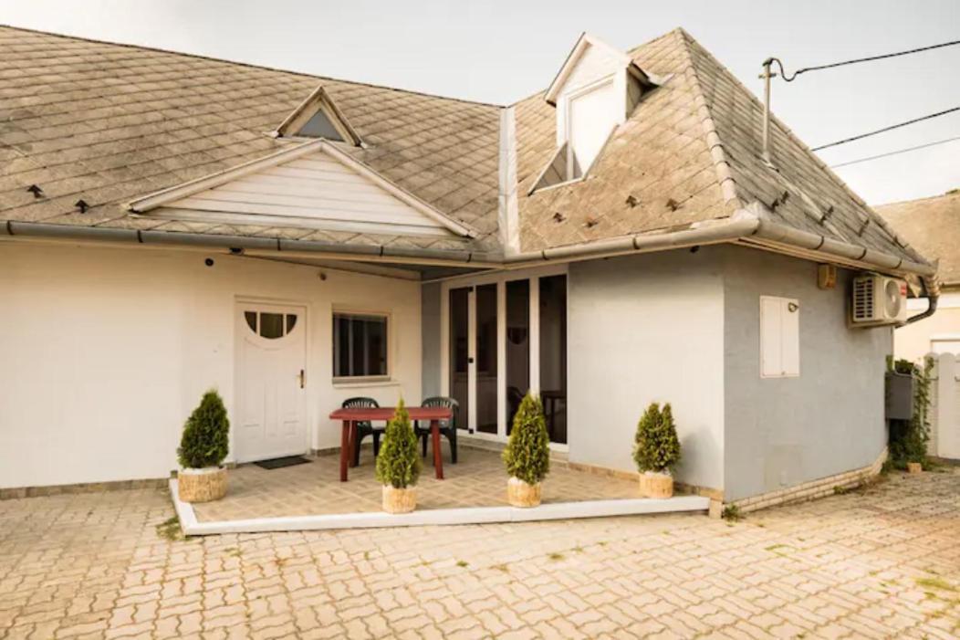 ケストヘイ Azure Houseアパートホテル エクステリア 写真
