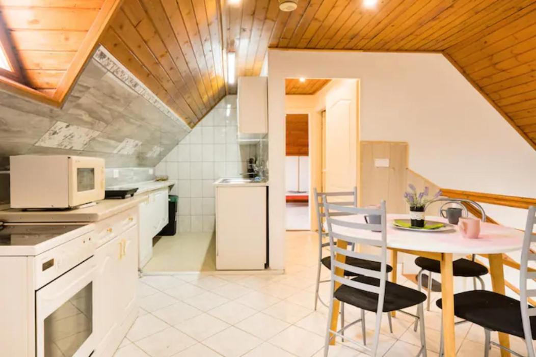 ケストヘイ Azure Houseアパートホテル エクステリア 写真