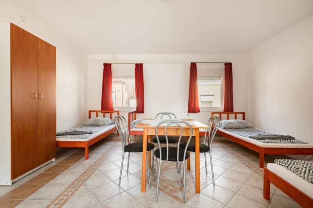 ケストヘイ Azure Houseアパートホテル エクステリア 写真