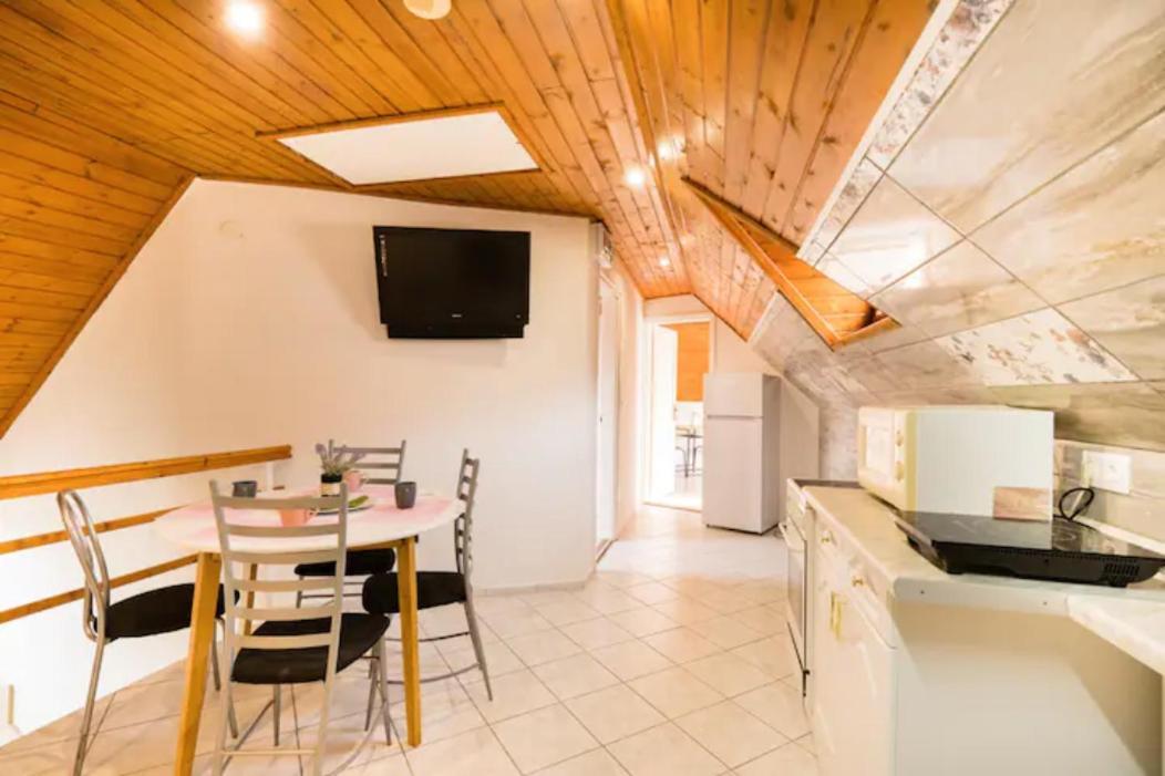 ケストヘイ Azure Houseアパートホテル エクステリア 写真